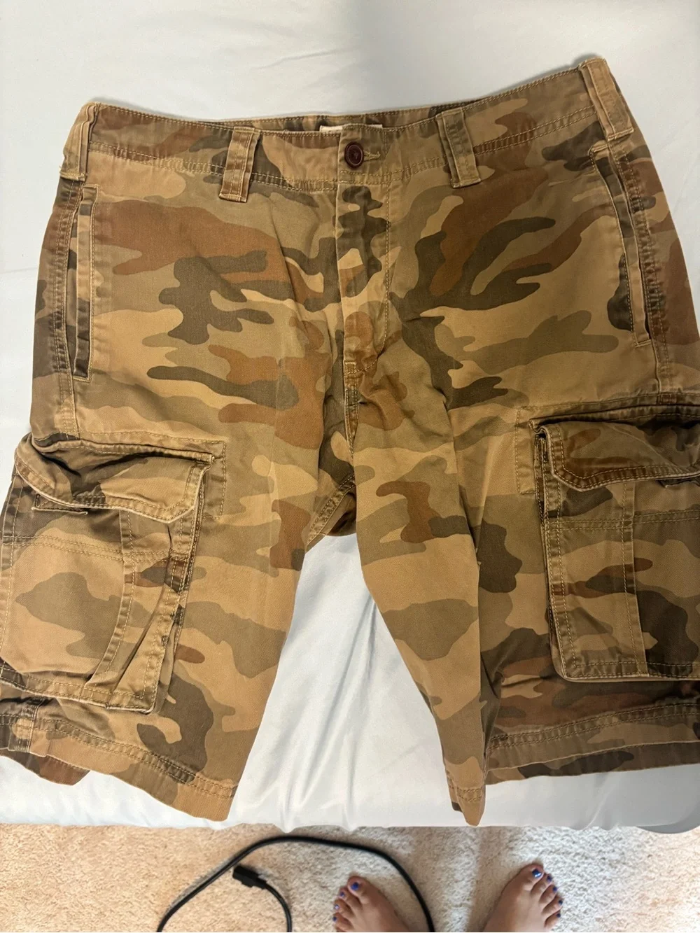 GAP Men's Camo Cargo Shorts in Brown and Tan